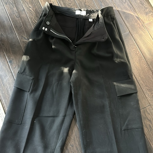 Babaton Cargo Pant , size 4 , excellent condition. Worn 1 time - Picture 2 of 3